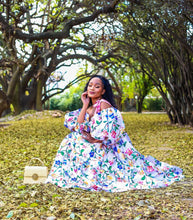 Load image into Gallery viewer, ####Bold Woman: 3D FLORALS ROYAL HIGHNESS