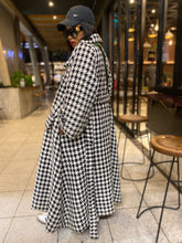 Load image into Gallery viewer, ###AW25: HOUNDSTOOTH OBSESSION COAT