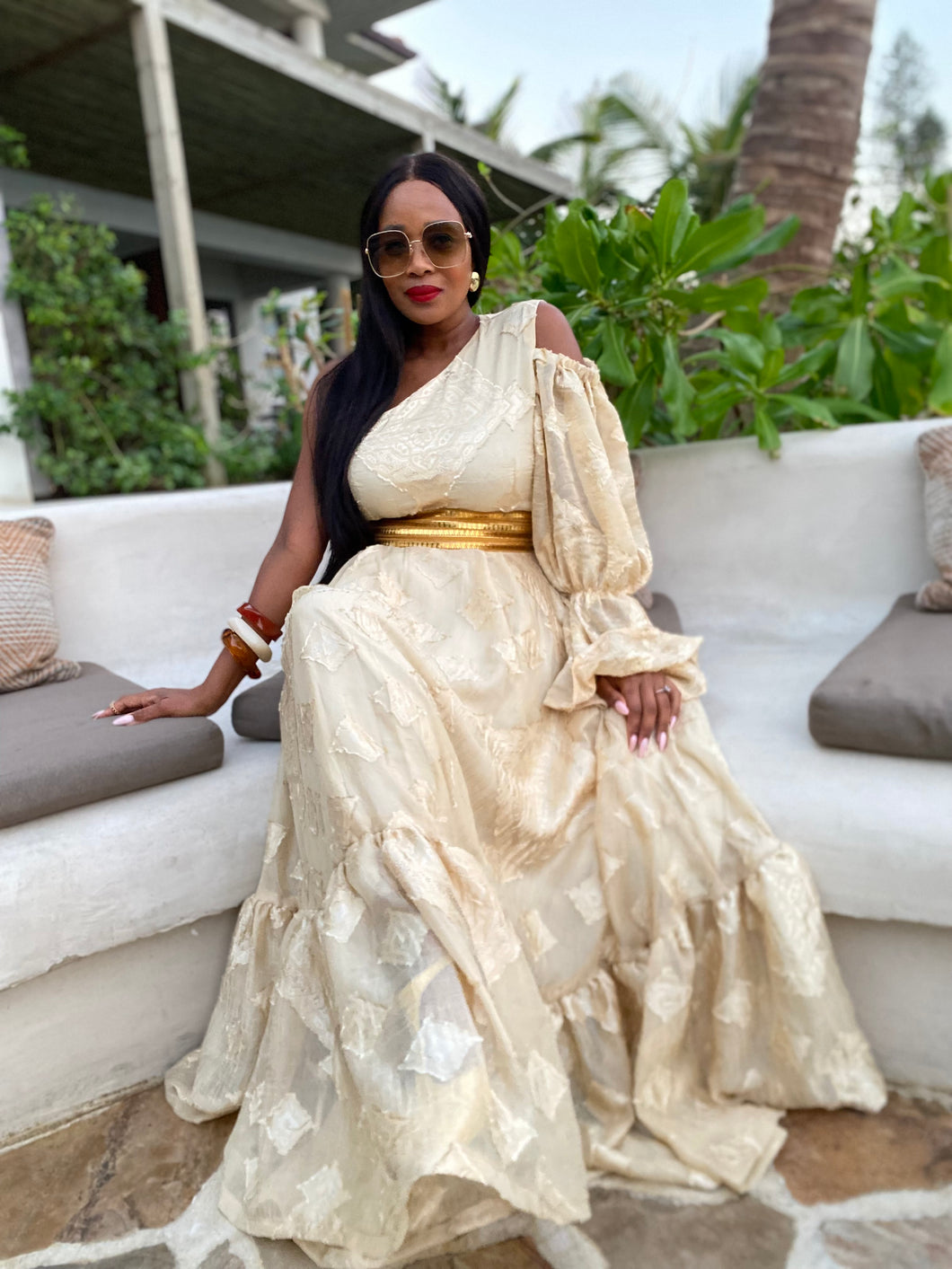 ###Chasing the Sun: MOIPONE MAXI