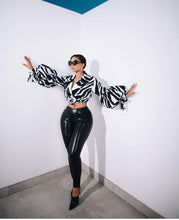 Load image into Gallery viewer, *GRAND CHATEAU : BONGI CROPPED TRENCH (zebra print)
