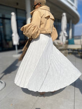 Load image into Gallery viewer, *GRAND CHATEAU:NUDE LINEN PLEATED SKIRT (pre-order)
