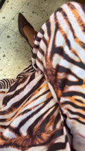 Load and play video in Gallery viewer, ######AW26:Autumn Kaftan Set
